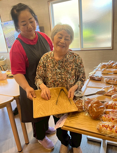 焼きたてパン屋ケアリー