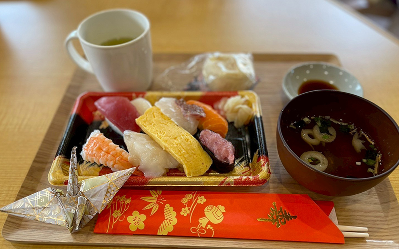 敬老会を開催しました。