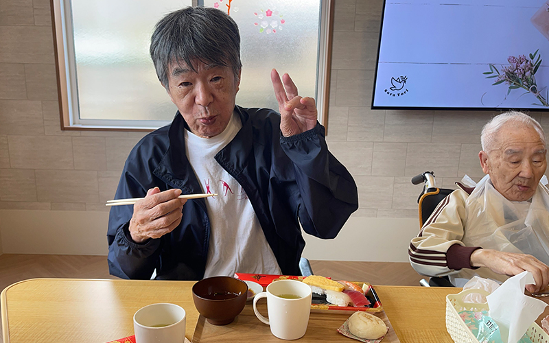 敬老会を開催しました。