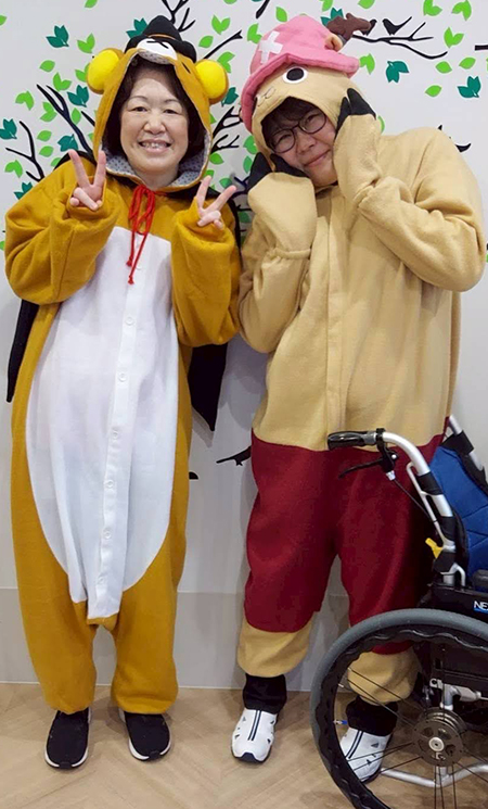 クリスマス会はビンゴで大盛り上がり