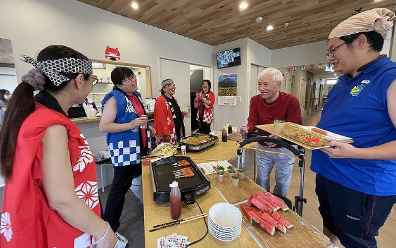 夏祭り「屋台ケアリー」を行いました。